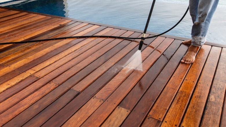 How to maintaining and deep cleaning a deck